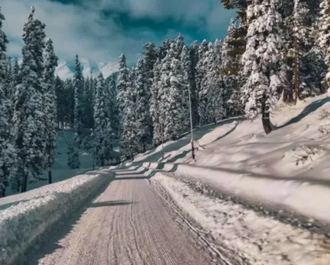 Tourist Destinations in Kashmir